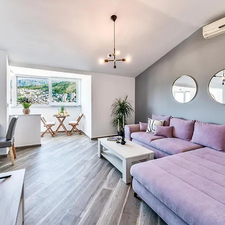 Antonija With Sea View Apartment